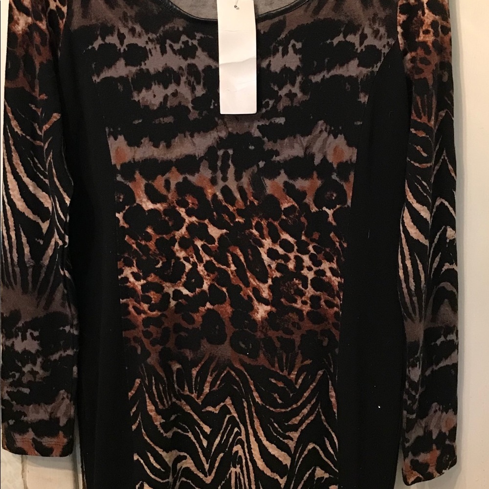 NY Collection tiger print long sleeve dress.